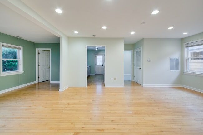 Building Photo - 2108 Harrison St