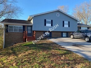 Building Photo - 4727 Tessie Ln