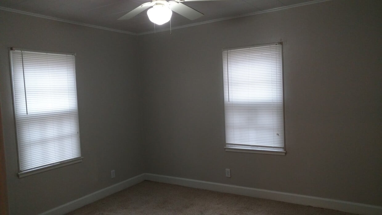 Bedroom - 906 N 5th Ave W