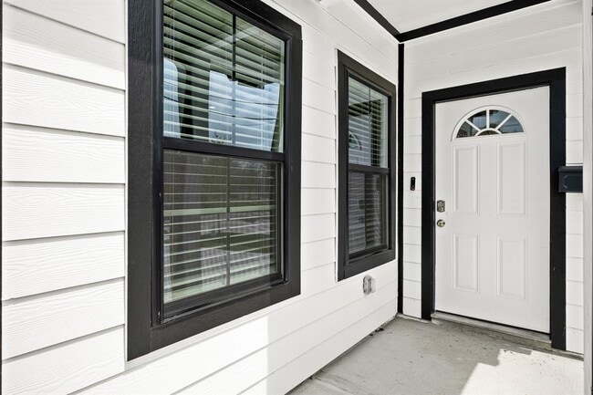 Foto del edificio - 4661 Clover St