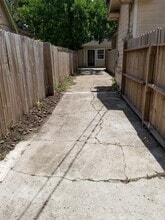 Building Photo - 4714 Sharon St
