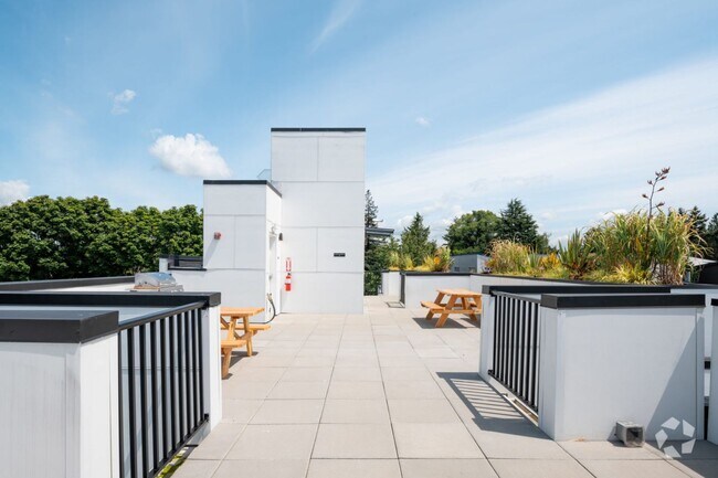 Building Photo - 3221292