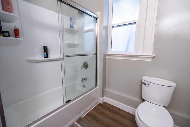 Foto del edificio - 3228 Adeline St