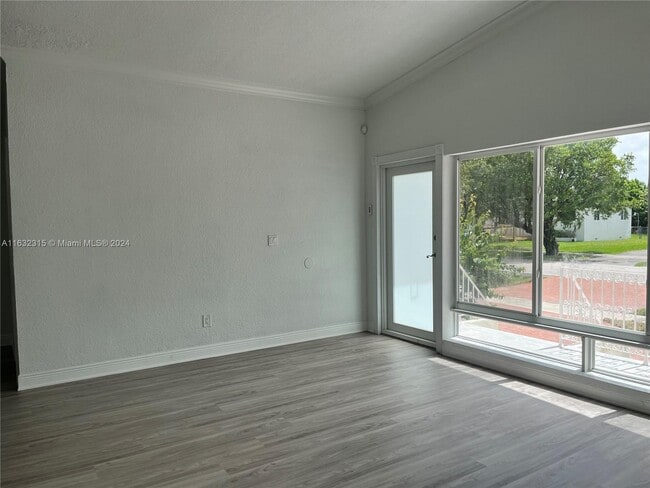 Building Photo - 3310 SW 82nd Ave