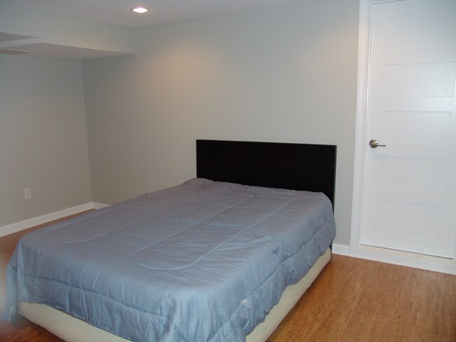 Foto del edificio - 1337 Meridian Pl NW