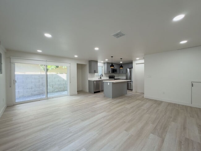 Building Photo - Andreo Avenue Residences