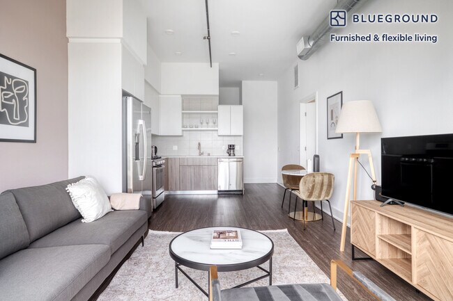 Building Photo - 4210 Del Rey Ave