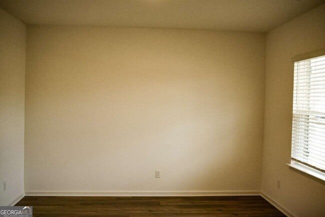 Building Photo - 386 Red Dragon Dr