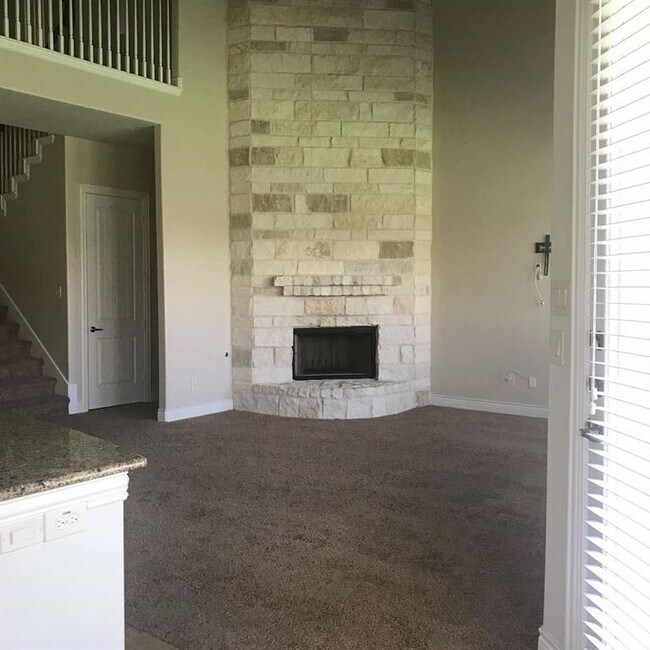 Building Photo - 297 Westwood Dr