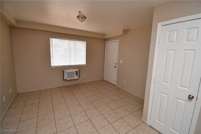 Building Photo - 3017 W Carey Ave
