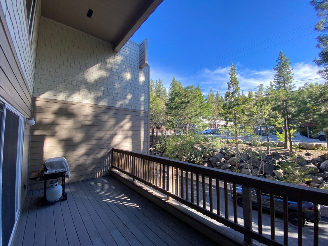 Foto principal - 3 Bedroom Condo - Walk to Burnt Cedar Beach!
