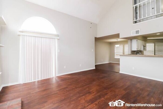 Foto del edificio - PRICE DROP!!  Newly renovated spacious 3 b...