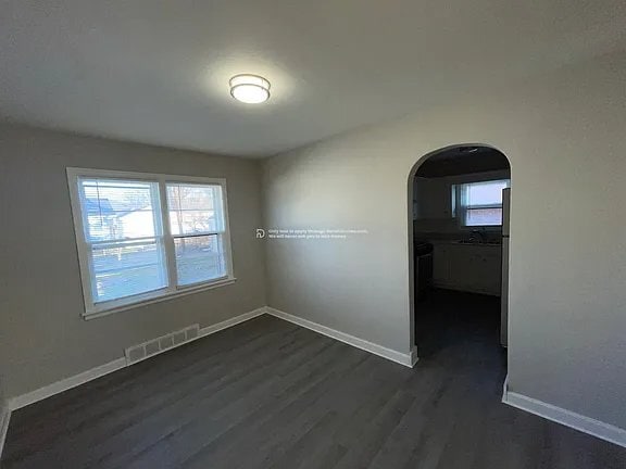 Building Photo - 917 E Fairoaks Ave
