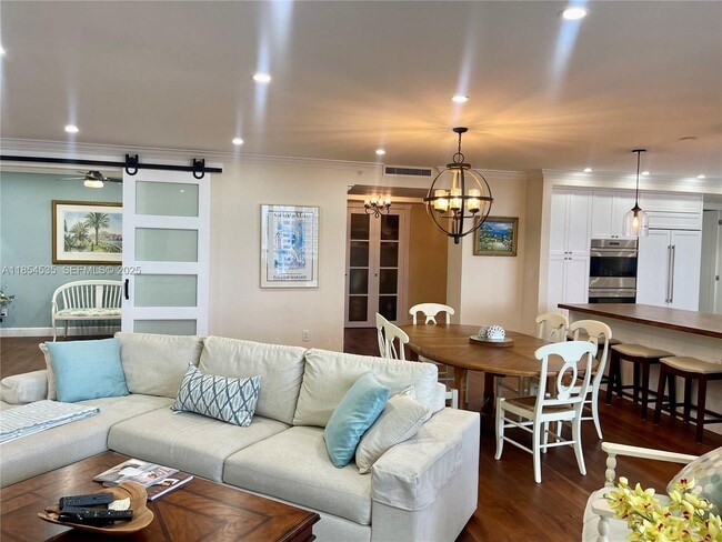 Foto del edificio - 21050 Point Pl