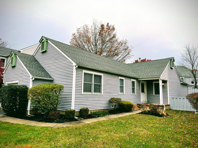 Building Photo - 7 Turnberry Cir