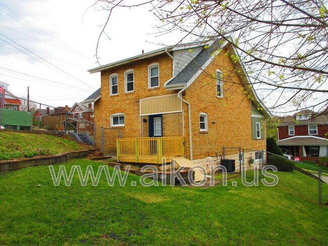 Foto del edificio - 302 W Virginia Ave