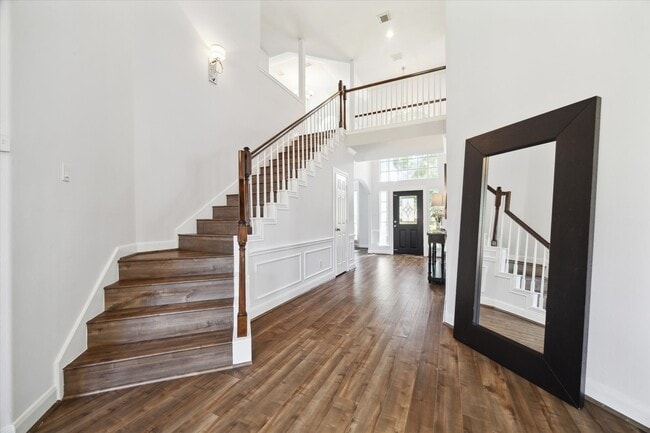 Foto del edificio - 310 Brook Forest Trail