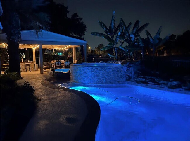 Foto del edificio - 11823 Canyon Mills Dr