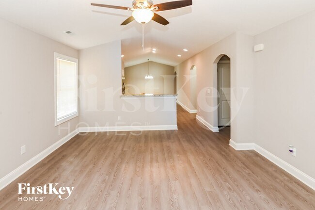 Foto del edificio - 614 Forest Ridge Rd