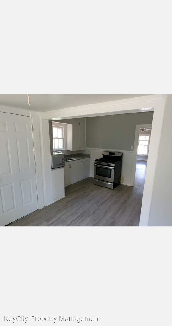 Building Photo - 2 br, 1 bath House - 1801 S 11th St