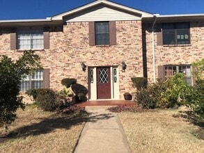 Building Photo - 5825 Birchbrook Dr