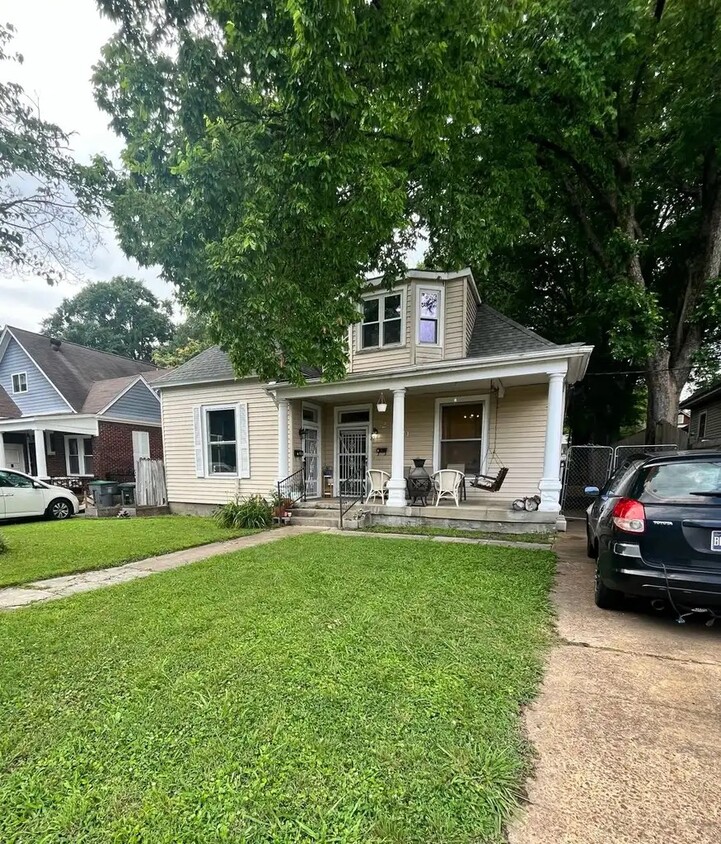 Primary Photo - 2110 Cowden Ave