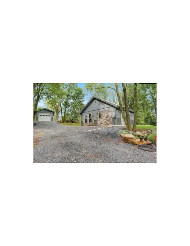 Building Photo - 834 Clay Hill Rd