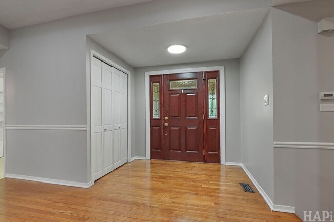 Building Photo - 1540 N Pepper Tree Dr