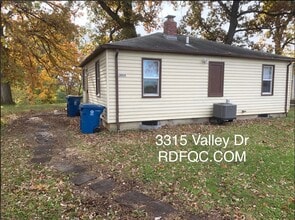 Building Photo - 3315 Valley Dr