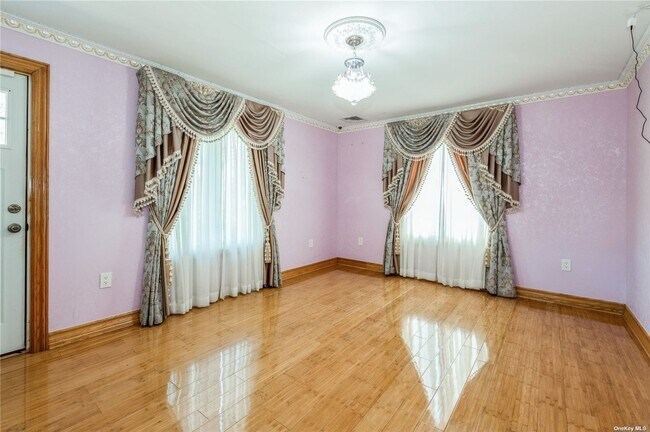 Foto del edificio - 111 81st Ave