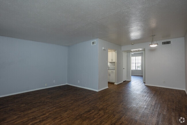 1BR, 1BA - 690SF - Living/Dining Area - Forest Park Village