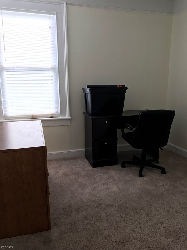 Foto del edificio - 8 br, 3 bath Apartment - 76 Taylor Ave