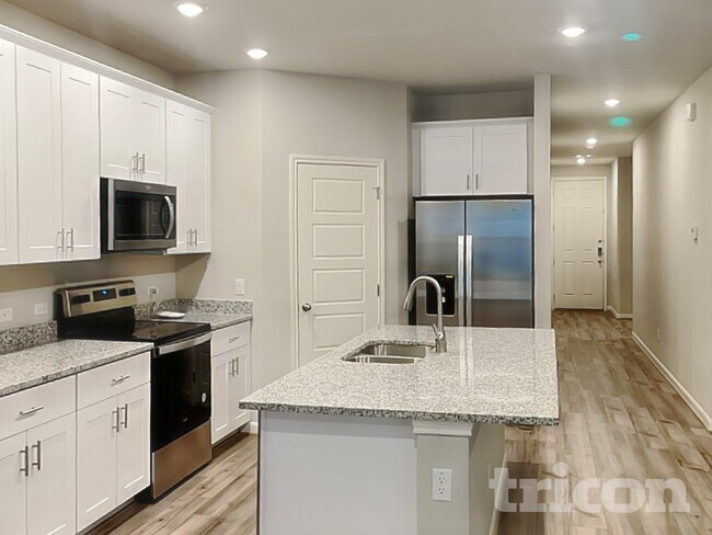 Foto del edificio - 6011 Noah Pl