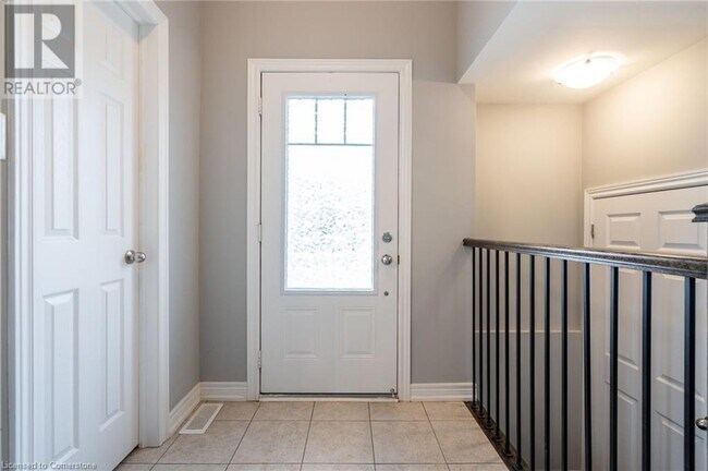Building Photo - 3883 Tufgar Cres