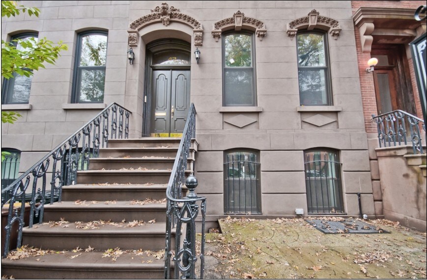 Primary Photo - 42 Tompkins Pl