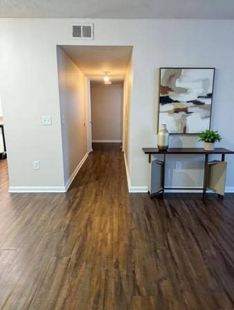 Foto del edificio - 330 Commonwealth Cir