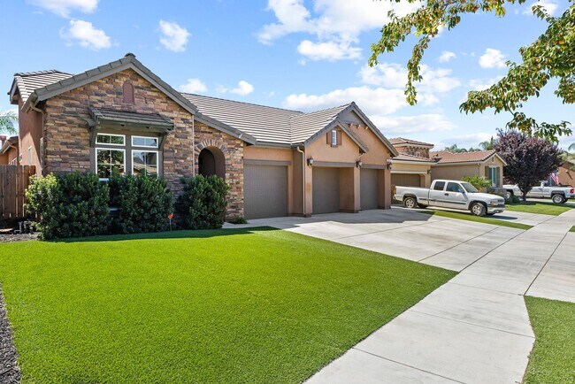 Foto del edificio - 2817 W Stewart Ave