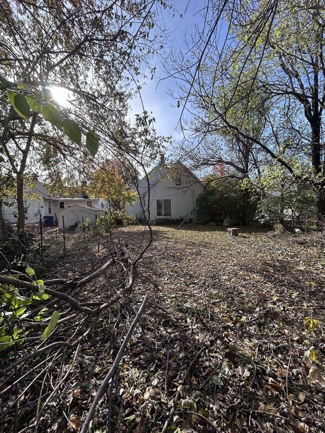 Building Photo - 2124 1st Ave