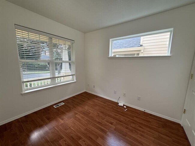 Photo - 739 NE 61st Ct House