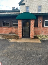 Building Photo - 587 Valley Rd Building Photo - 587 Valley Rd