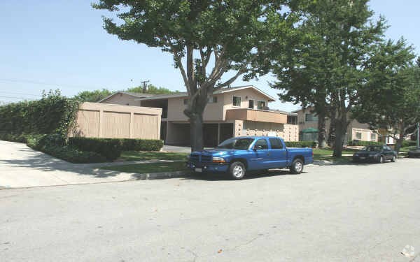 Building Photo - Del Rey Apartments