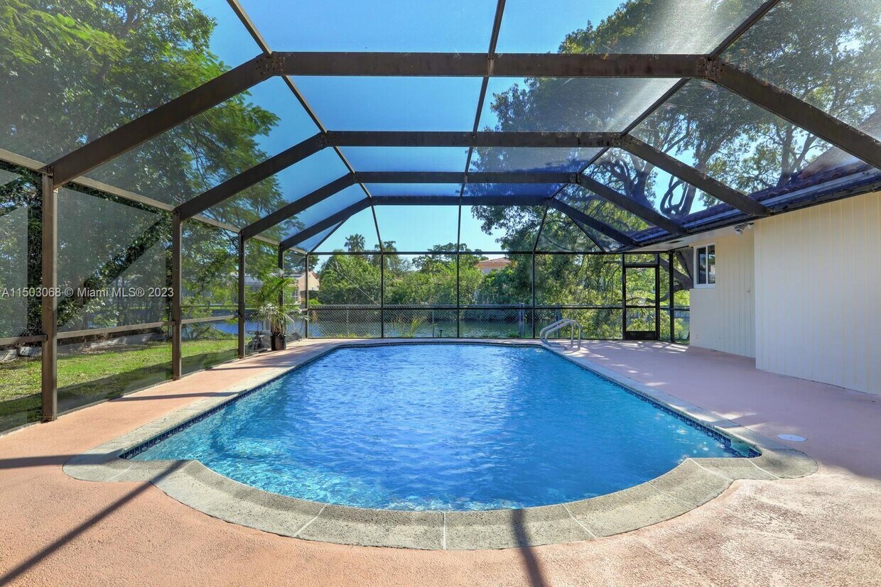 Primary Photo - 1450 Coruna Ave