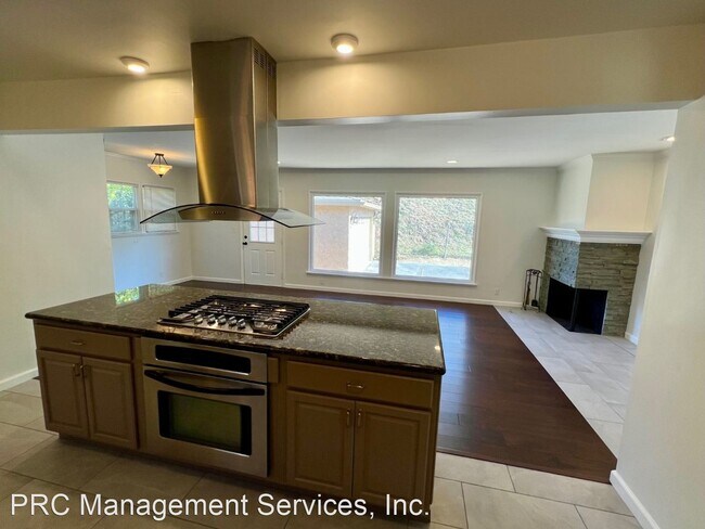 Building Photo - 3 br, 1.5 bath House - 10206 Wheatland Avenue