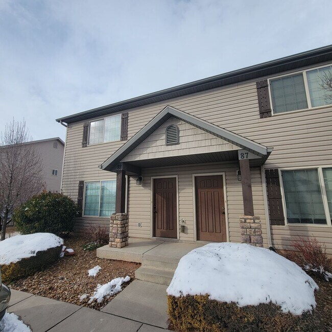 Foto del edificio - Pet Friendly Townhome