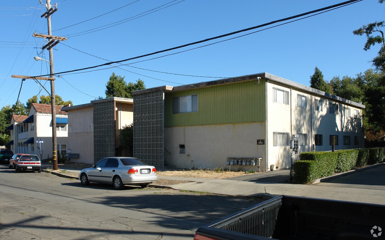 1033 Ferry St, Martinez, CA 94553 Apartments in Martinez, CA