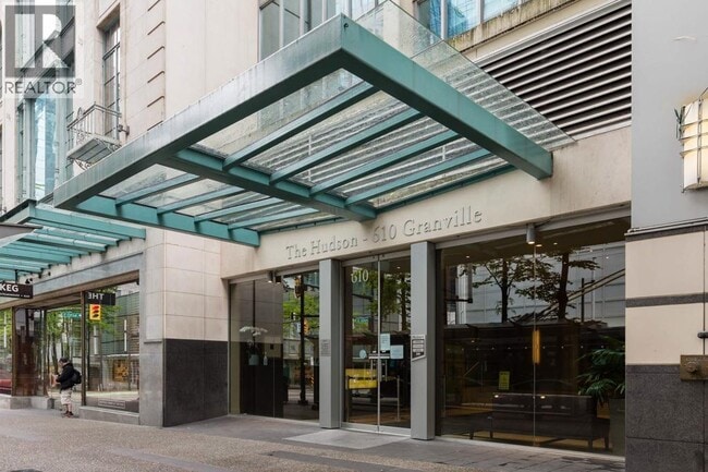 Building Photo - 610 Granville St