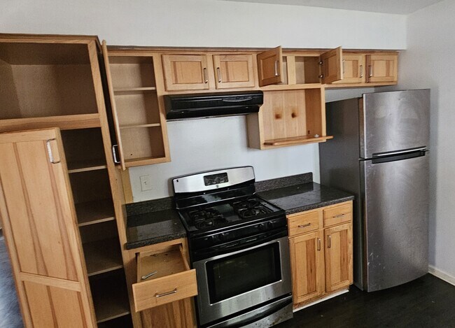 Foto del edificio - 3303 Roaming Woods Ln