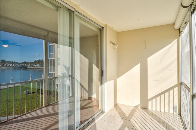 Foto del edificio - 3020 Marcos Dr