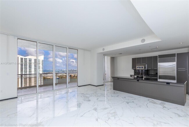 Foto del edificio - 901 Brickell Key Blvd