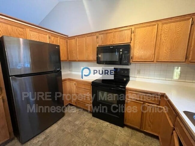 Building Photo - 7190 Upper 157th St W